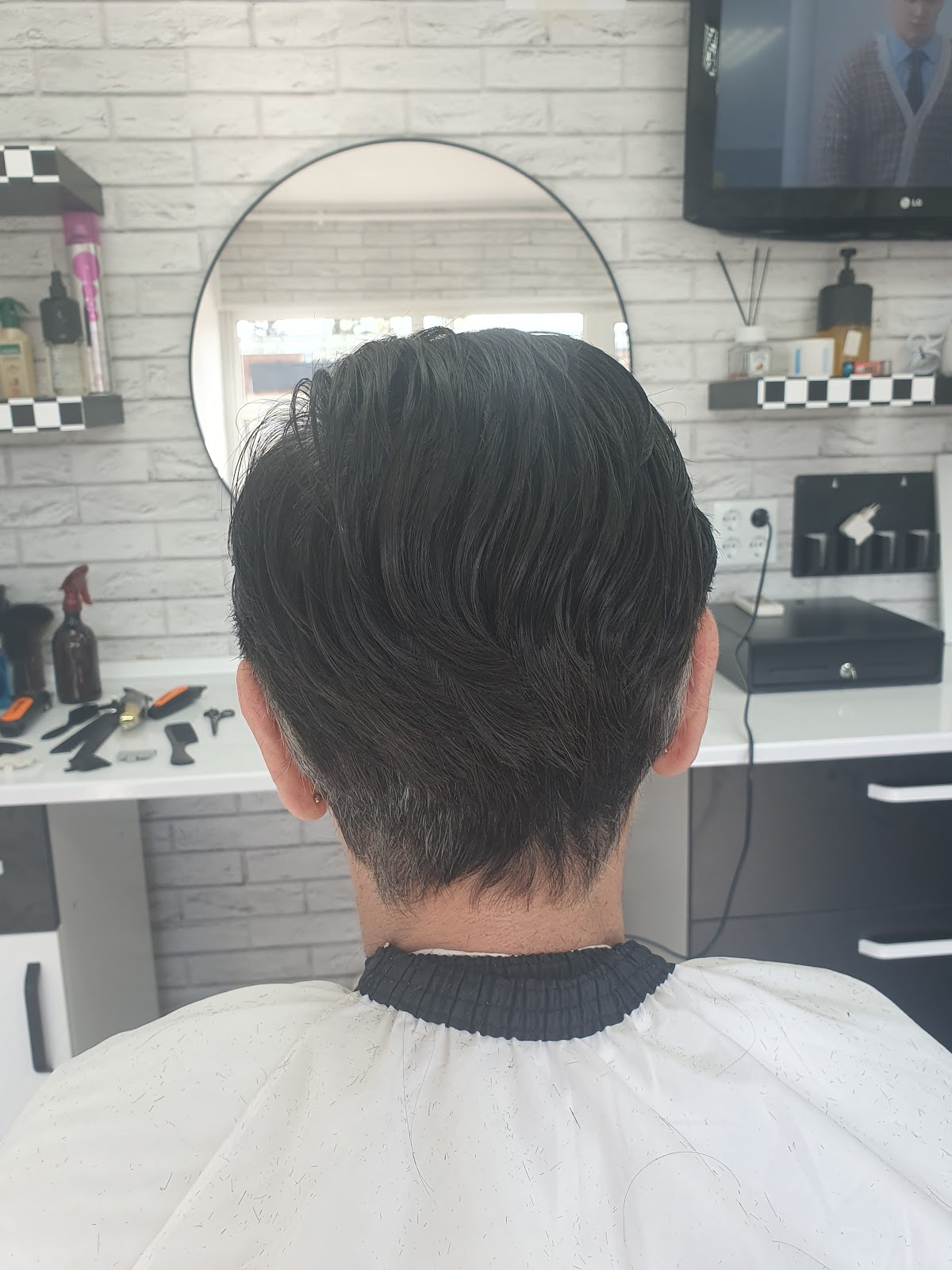 Frizărie și Coafor